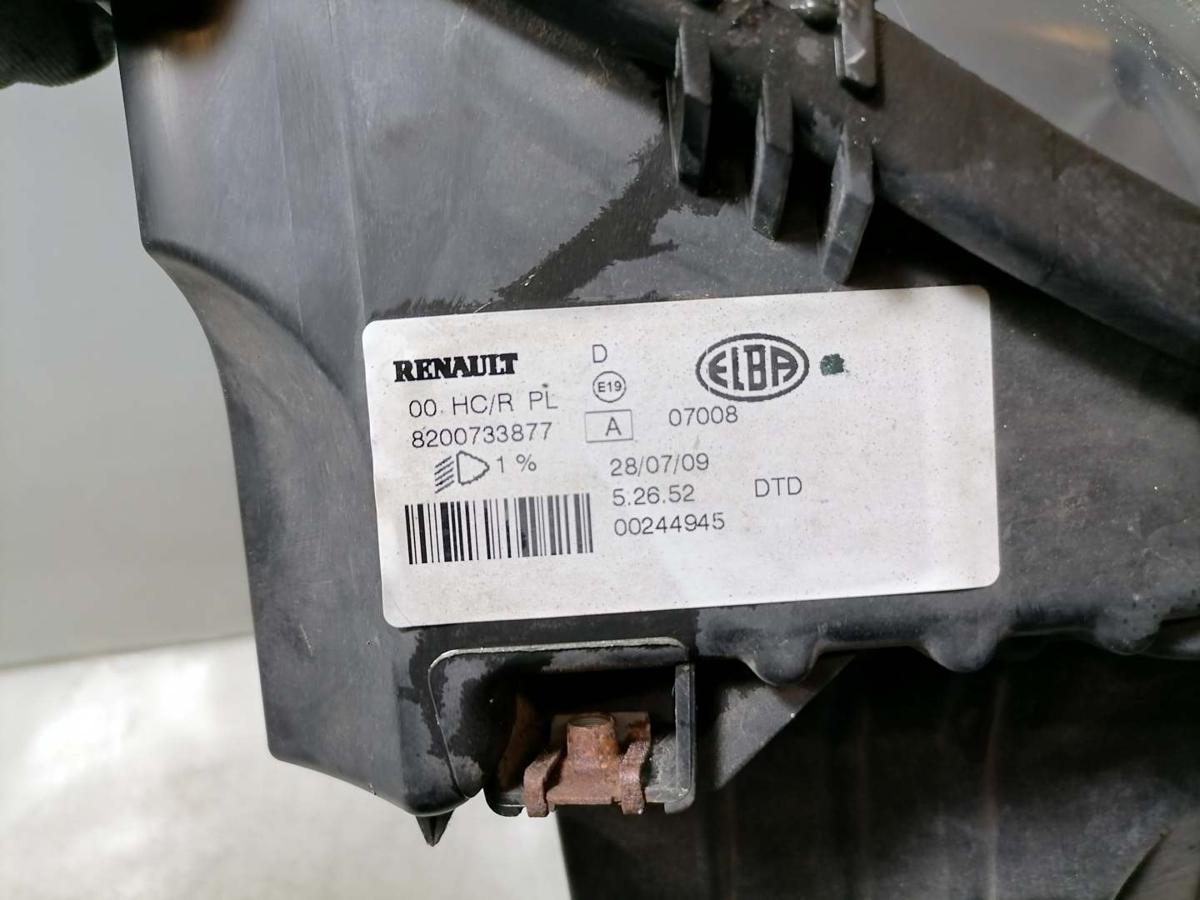 Dacia Sandero original Scheinwerfer rechts Halogen obehalb leicht vergilbt Bj.2009